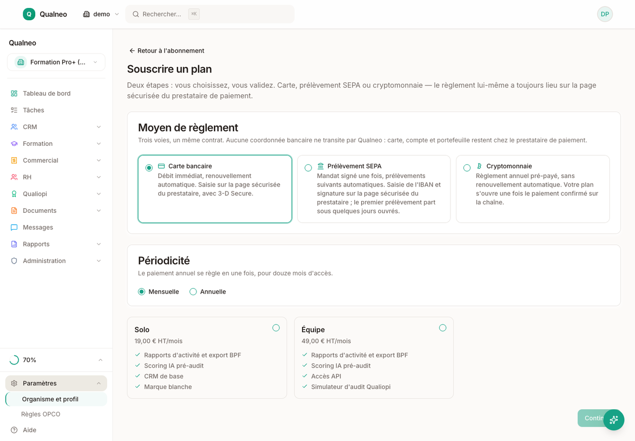 Première étape de souscription avec les trois moyens de règlement, le choix de périodicité et les plans self-serve et leur tarif hors taxes